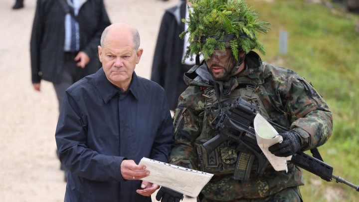 BILD: Шольц замораживает военную поддержку Украины