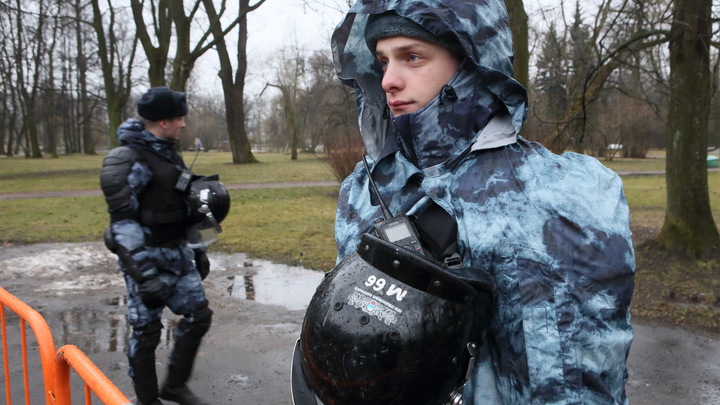 В Петербурге ФСБ задержала украинского консула за получение секретных данных о русских