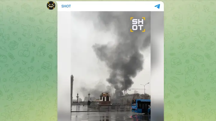 В центре Москвы загорелась элитная стройка: рабочие в ловушке