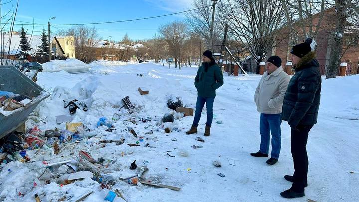В Челябинске завалены мусором ещё как минимум 50 контейнерных площадок