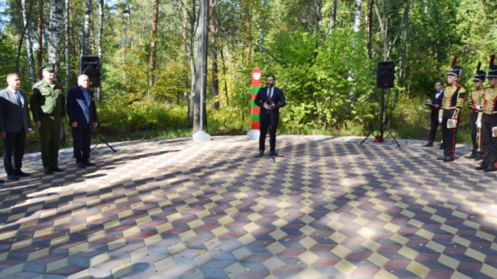 Памятное место с пограничным столбом открыли в Иванове в парке имени Степанова