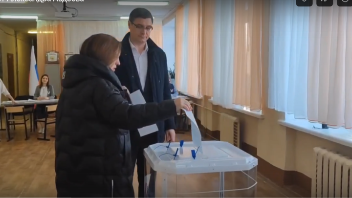 Губернатор Владимирской области проголосовал на выборах президента