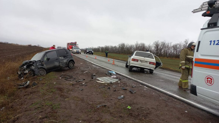 В Ростовской области в дорожной аварии пострадали четыре человека