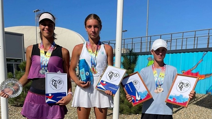 Архангельская теннисистка взяла две серебряных медали на всероссийских соревнованиях