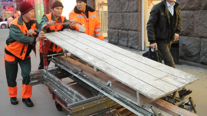 Ростовский губернатор закрыл мигрантам вход в две сферы