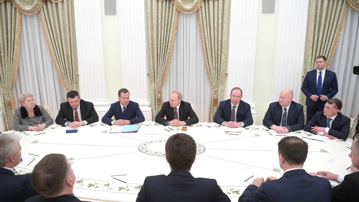 Сделано действительно немало: Путин поблагодарил ушедших в отставку министров