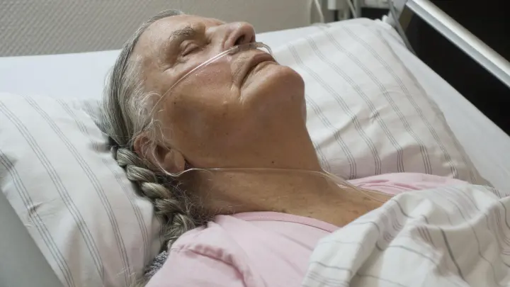 Она старела у нас на глазах: Женщина легла спать и проснулась через 20 лет. Уникальный случай в Советском Союзе