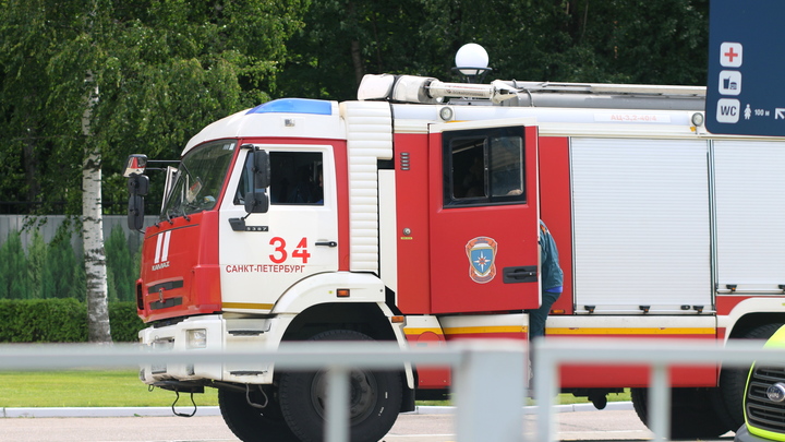 Хладкомбинат в Петербурге загорелся утром 2 сентября