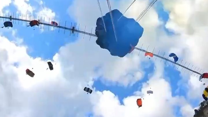 В Сочи парашютист чудом спасся во время прыжка с моста