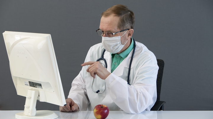 Врачей-мигрантов обяжут сдавать новый экзамен для работы в России