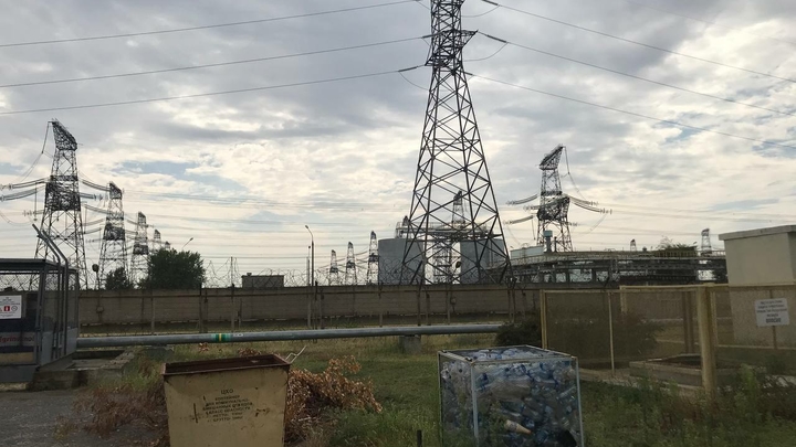 Подача электроэнергии с Запорожской АЭС в Херсонщину приостановлена из-за обстрелов ВСУ