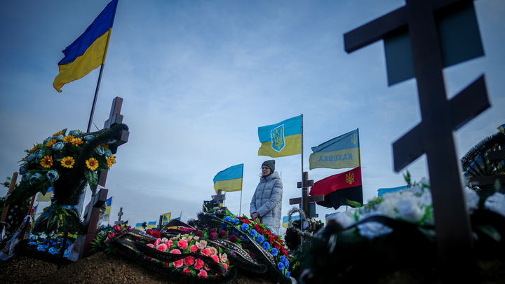 Подоляк призвал наказать не желающих идти в ВСУ прокуроров с поддельными инвалидностями