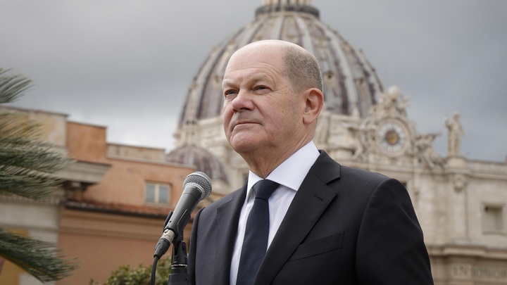 Позор немецких генералов попытался прикрыть Шольц. Клялся