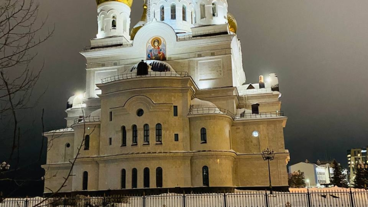 На площади Профсоюзов на три дня организуют дополнительные парковки