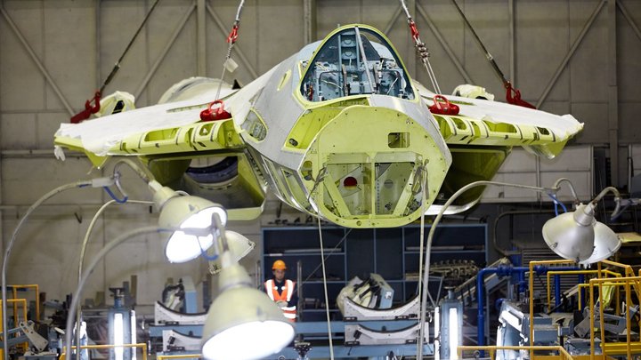 Пусть успокоятся: Заслуженный пилот РФ урезонил китайских критиков Су-57