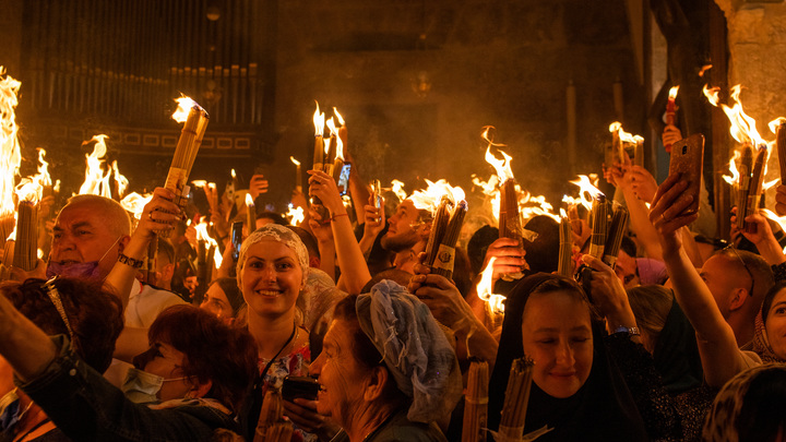 Русский триколор развернули в Храме Гроба Господня