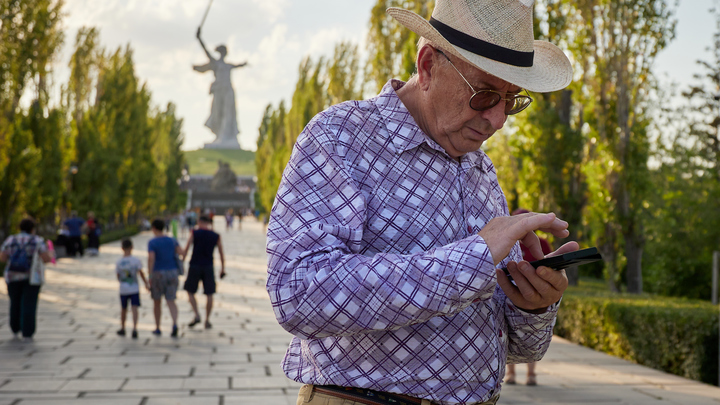 Сбежавший из Латвии в Россию пенсионер добился получения ВНЖ