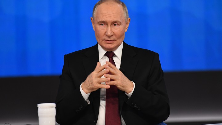 Путин поблагодарил петербургских медиков за эффективную борьбу с онкозаболеваниями