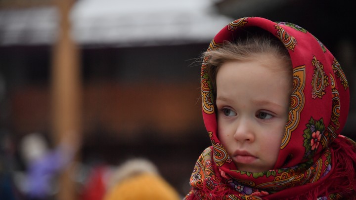 Усыновление под запретом: Русских детей хотят спасти от переезда в недружественные страны