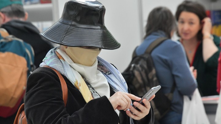 Мобильная связь подорожает в России с 2023 года: что известно