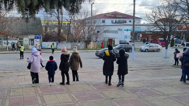 Жительница Артёмовска сообщила о попытках ВСУ отобрать детей у местных семей, угрожая оружием