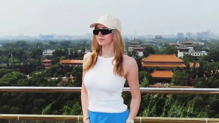Камила Валиева выложила свежие фото из Пекина: «Какая она статная, красивая»