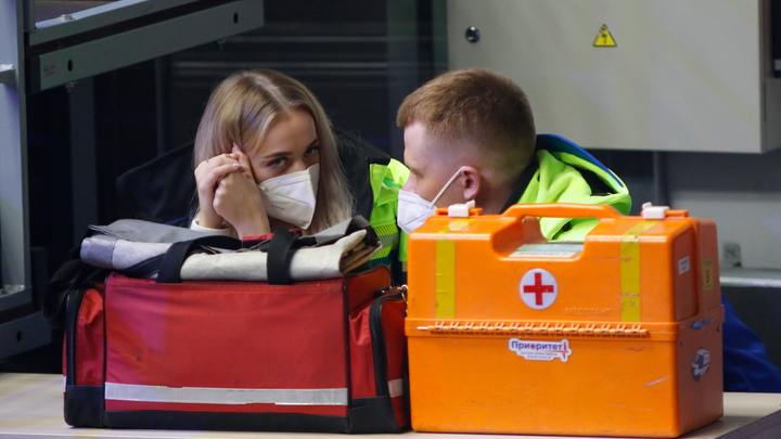 Разъярённый житель Екатеринбурга напал на фельдшера скорой помощи, приехавшей к его ребенку