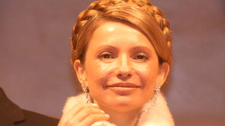Бить будет!: Лишённая сладкого Тимошенко снова заплела свою боевую косу-калач