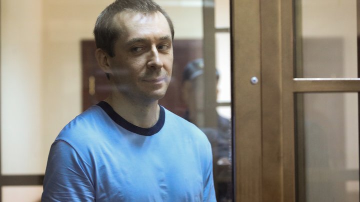 Более трети найденных у Захарченко долларов были привезены из-за рубежа - расследование СМИ