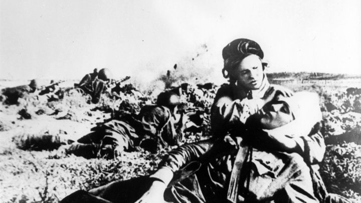 Кинотеатры России будут весь год бесплатно показывать лучшие фильмы о Великой Отечественной