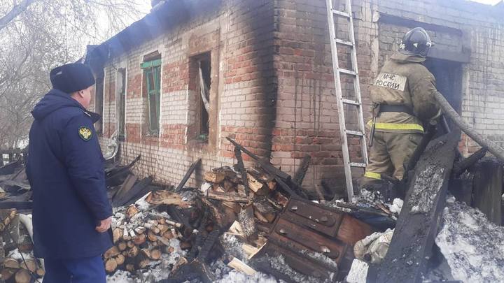 Двое детей погибли при пожаре: что известно о трагедии в Новосибирской области