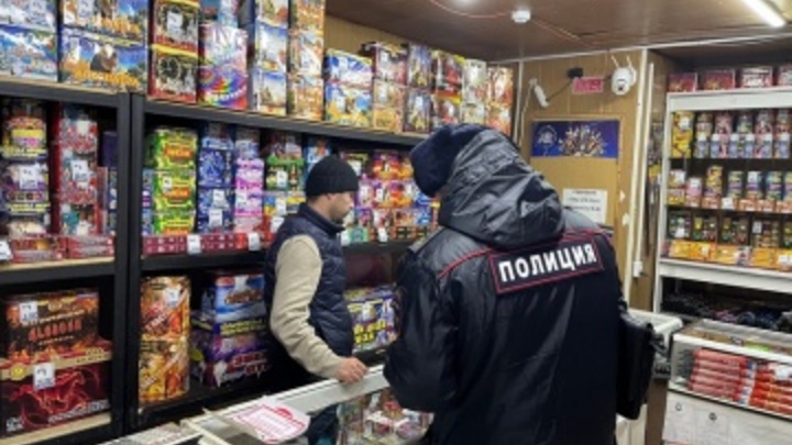 Фейерверки и ракеты: в Челябинской области нелегально торгуют пиротехникой