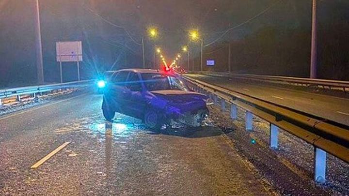 В Самаре произошло ДТП на Южном шоссе с дорожным ограждением