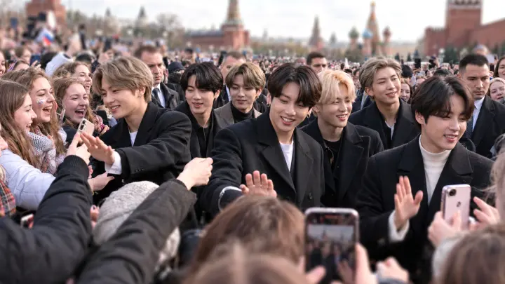 Хитрая схема: Любители BTS оказались под ударом мошенников