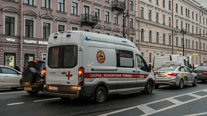 Очередной антирекорд: за сутки в Санкт-Петербурге выявили 1 756 новых случаев коронавируса