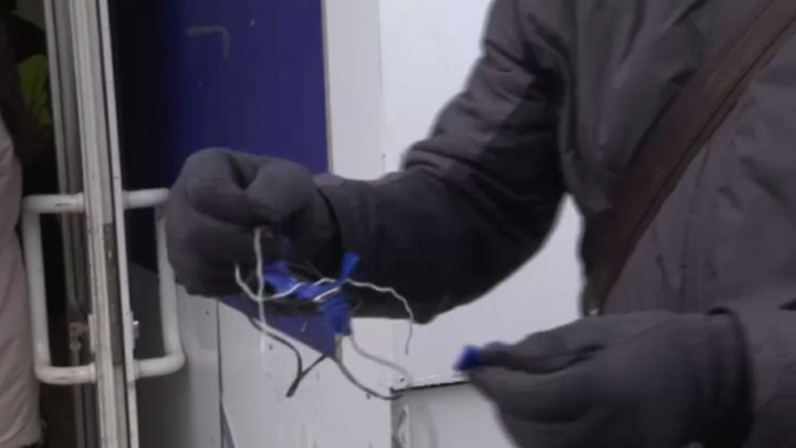 Стали известны подробности сорванного теракта СБУ в Крыму. Детали бомбы прятали в детском тренажёре