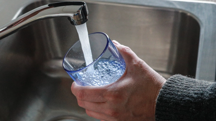 Русские ученые обучили смартфон исследовать воду на яды