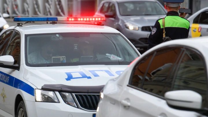 Стало известно, зачем 15-летний мигрант сжег автомобиль ДПС в Санкт-Петербурге