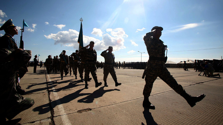 Казахстан шестой год отказывается проводить парад в День Победы. Названа причина
