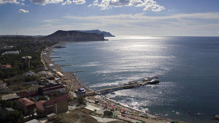 Военкор показал кадры уничтожения украинского морского беспилотника. В Севастополь не пустили