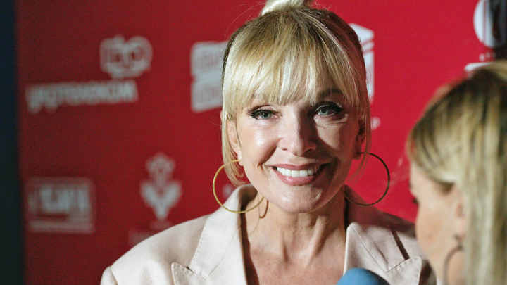 Вайкуле после скандала с украинским флагом запела на русском