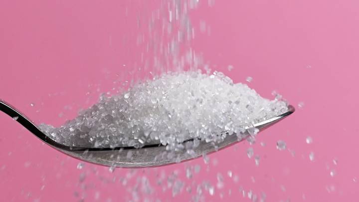 Не токсично, но неприятно: Врач назвала два последствия для купивших сахар впрок