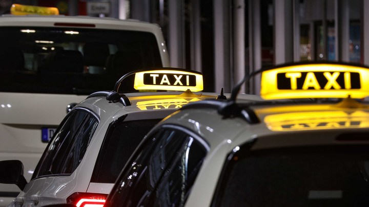 Таксист напал на пассажира со словами: Резать вас нужно, русня поганая!