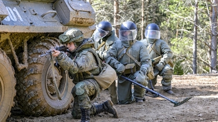 На военных в России потратили $65,1 млрд. Нагрузка одна из самых высоких в Европе - эксперт SIPRI