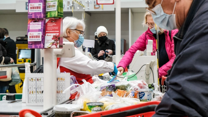 Как выбрать правильную очередь в магазине, чтобы долго не стоять