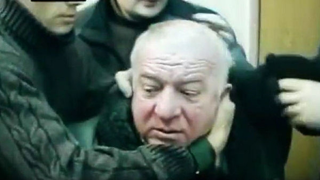 Ни жив ни мертв: Британские врачи признались, в каком состоянии находится Скрипаль Ни жив ни мертв: Британские врачи признались, в каком состоянии находится Скрипаль