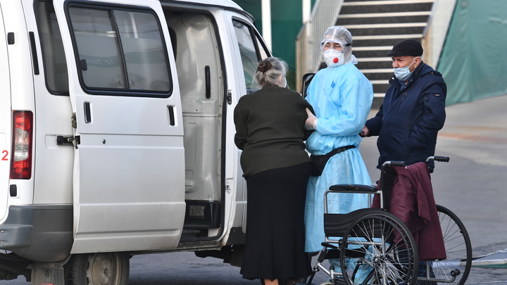 Коронавирус в Санкт-Петербурге на 17 октября: заболело свыше трех тысяч и похороны Зинаиды Корневой