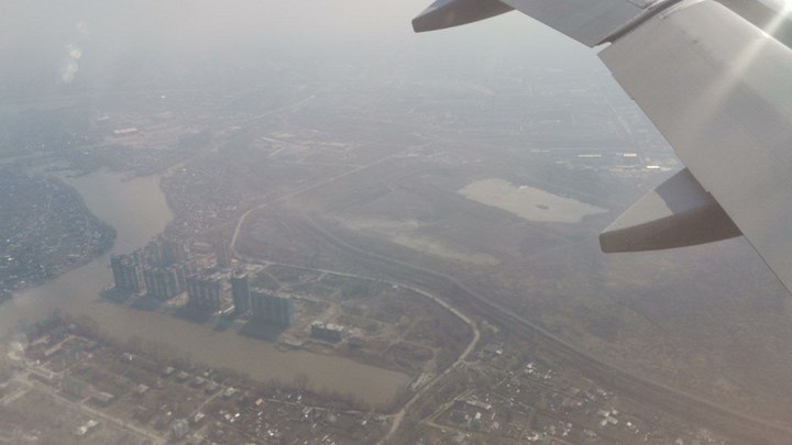 Новосибирск накрыли смог и запах гари