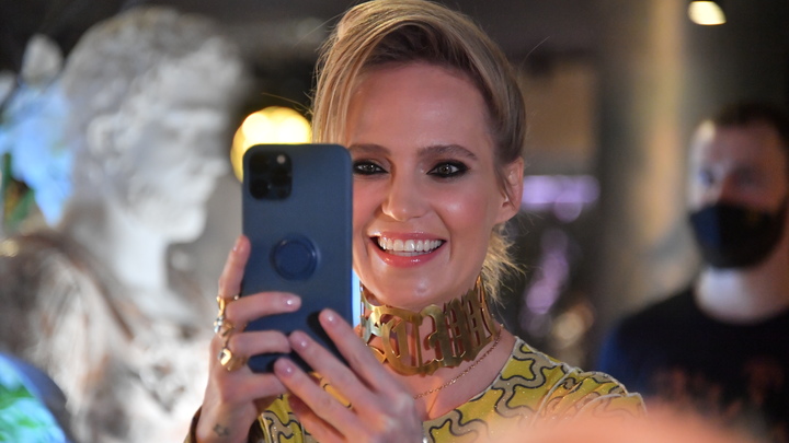 Певица Глюк’оZa отказывается отдавать продюсеру Фадееву сценический псевдоним