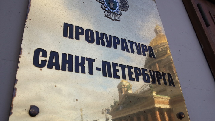 Серебряного кита разбирают с хвоста: в Петербурге начали демонтаж затонувшего ресторана